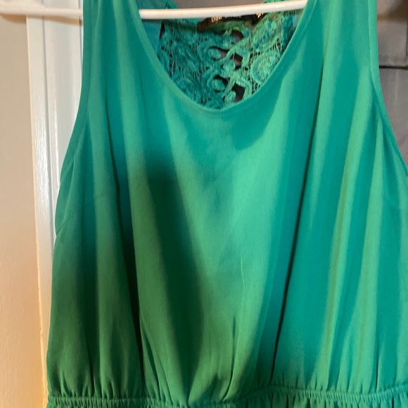 Doe&rae Green Mid Length Dress Size M Soft Back Accent EUC - Picture 2 of 5